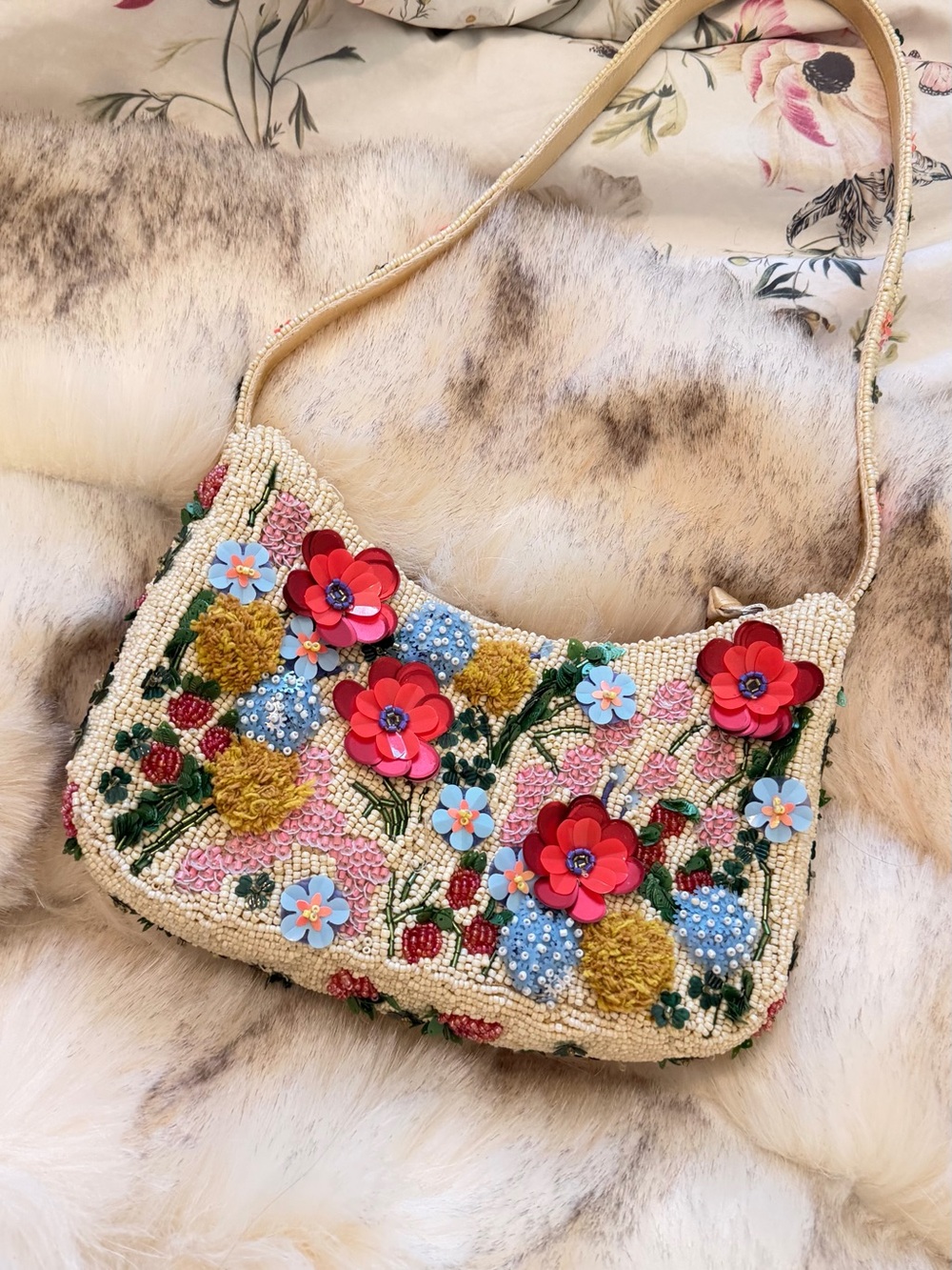 Vera Bradley Mini Roxbury Crescent Shoulder Bag - All The Pretty Wildflowers - Picture 4 of 7